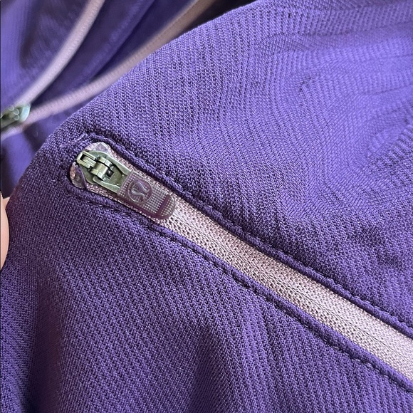 Lululemon Wet Dry Warm 1/2 Zip Pull Over Size 10 - Picture 7 of 8